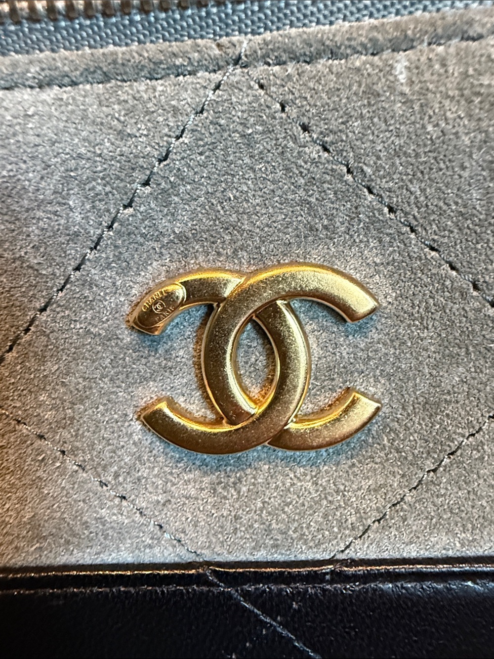 CHANEL Olive Green and Black Quilted Top-Handle Satchel vanity bag - Picture 2 of 8